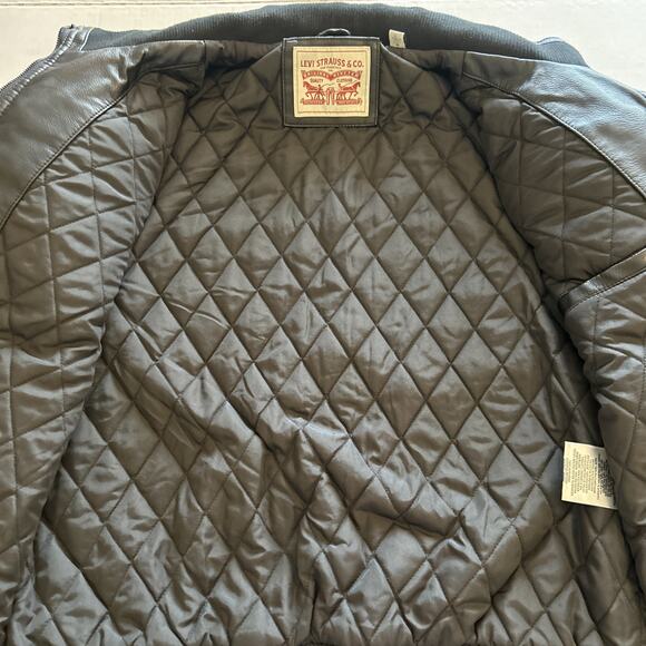 Levi's Men’s Jacket Sz Large Iconic Black Faux Leather Jean Trucker Style Moto - Picture 13 of 16